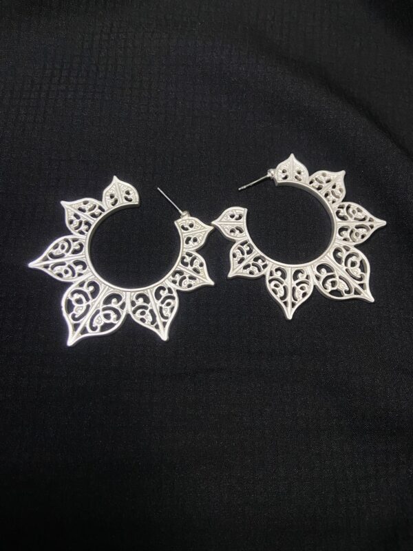 Hollow out flower shaped hoops (silver matte) - Image 2