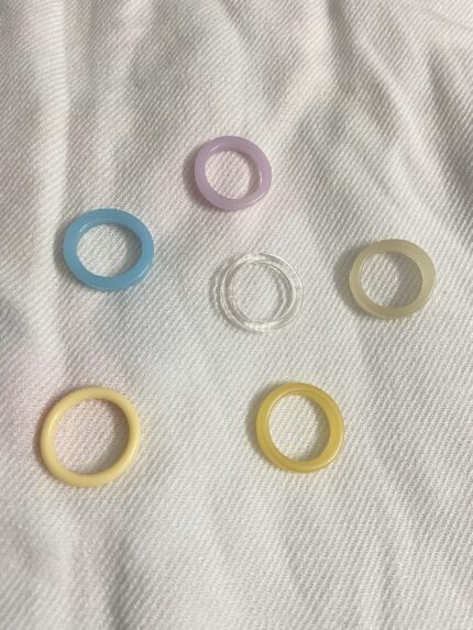 Resin ring band (pale yellow)