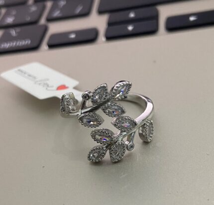 White Zirconium leaf silver ring