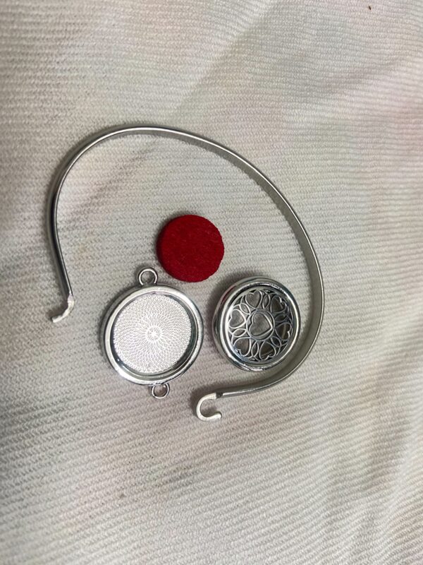 Aromadiffuser detachable bracelet (silver, heart flower)