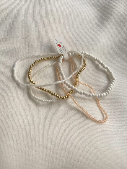 White affair beaded bracelet (pack of 5)