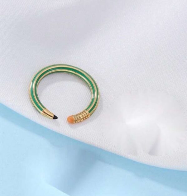 Pencil shaped Adjustable ring (green)