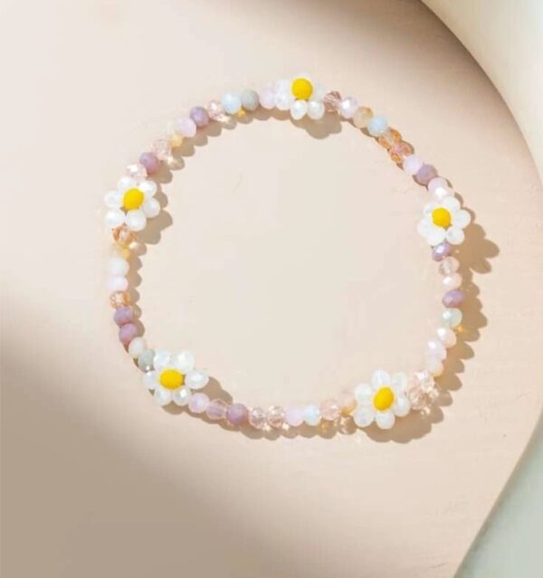 Daisy Flower crystal beaded bracelet