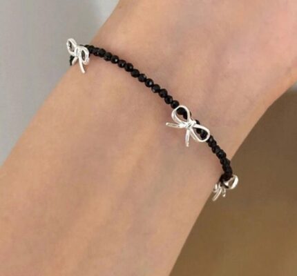 Beaded bow bracelet (black crystal)