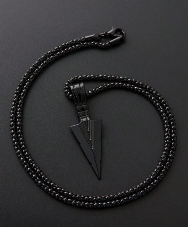 Punk style arrow shaped pendant necklace