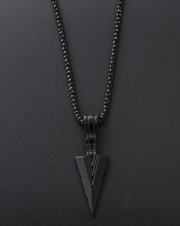Punk style arrow shaped pendant necklace