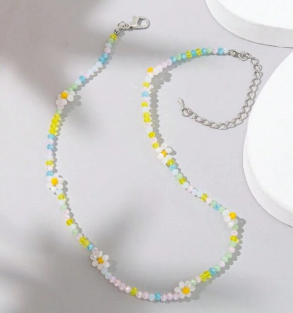 Daisy flower crystal beaded necklace (lime chime) - Image 2
