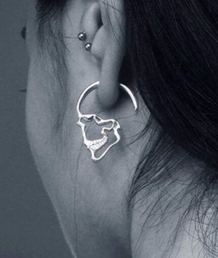 Vintage gothic skull earrings