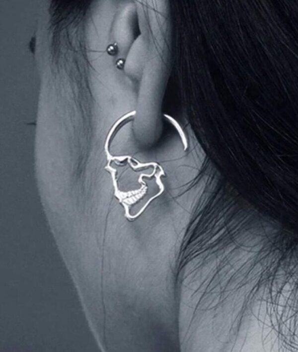 Vintage gothic skull earrings