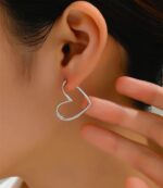 Heart shaped hoops (silver)