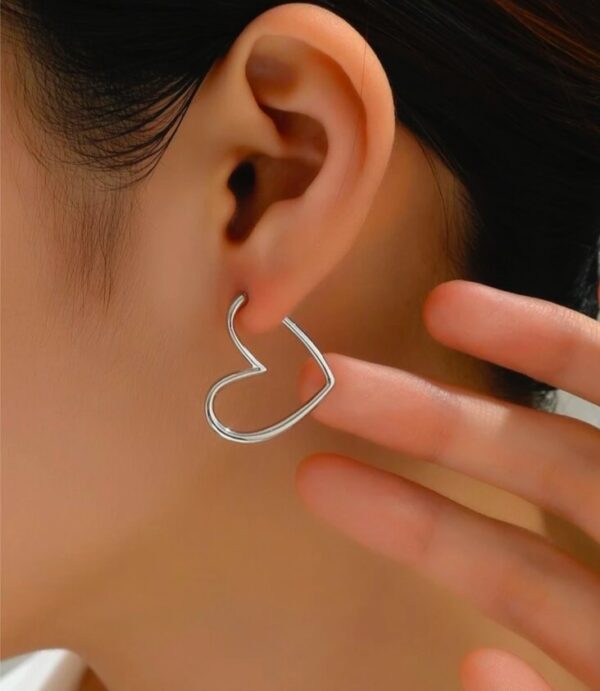 Heart shaped hoops (silver)