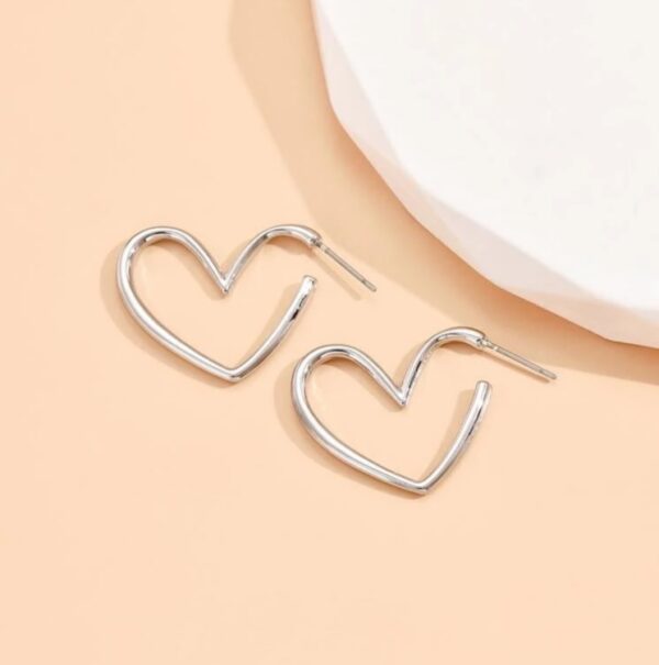 Heart shaped hoops (silver)