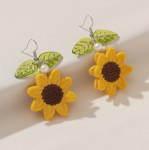 Crochet sunflower drop earrings - Image 2