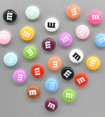 m&m fridge magnets (random 10 colors)